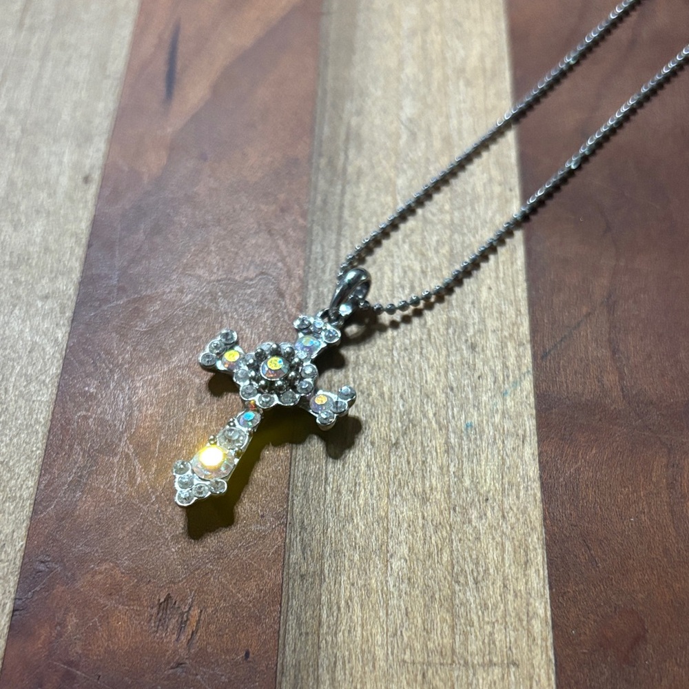 Elegant Palladium Cross Pendant Necklace